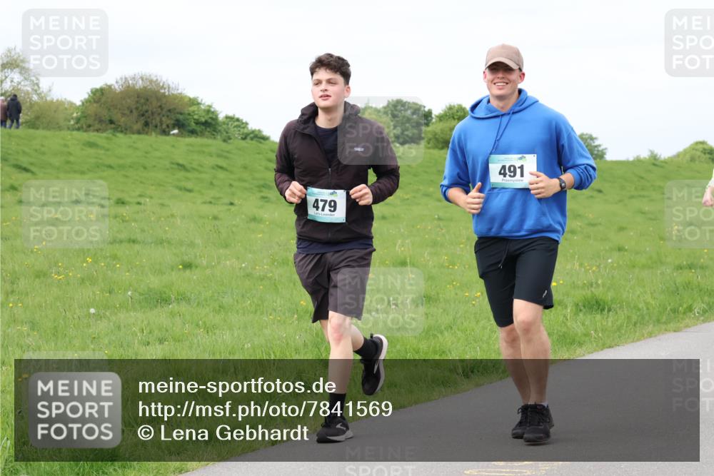 04.05.2025 - 8. Wedeler Halbmarathon Lena Gebhardt http://msf.ph/oto/7841569 04.05.2025 11:57:14 Laufen 479, 491 meine-sportfotos.de