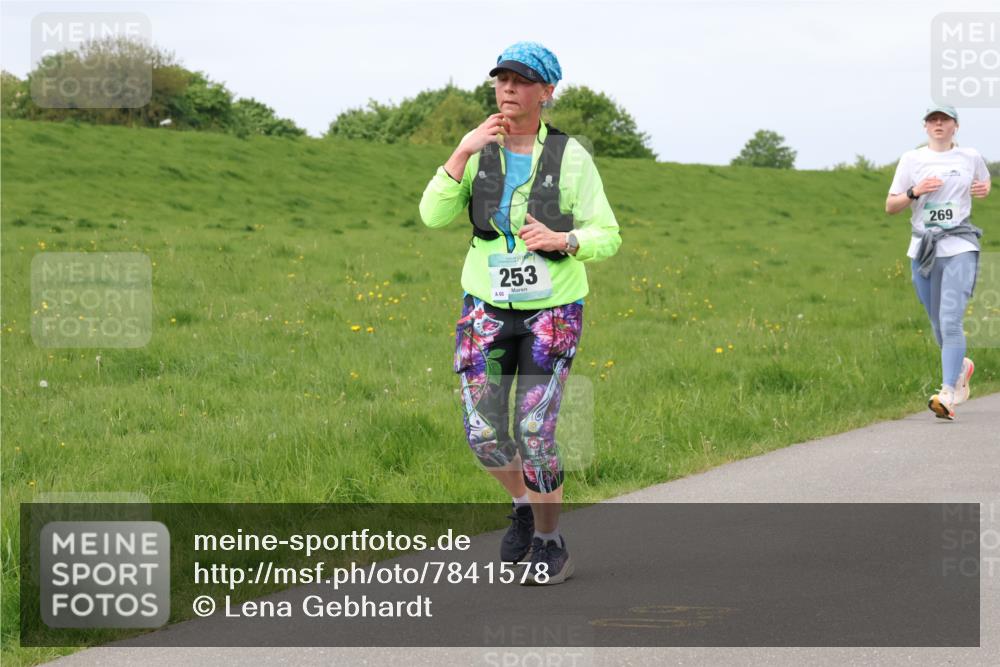 04.05.2025 - 8. Wedeler Halbmarathon Lena Gebhardt http://msf.ph/oto/7841578 04.05.2025 11:57:17 Laufen 253, 60, 269 meine-sportfotos.de