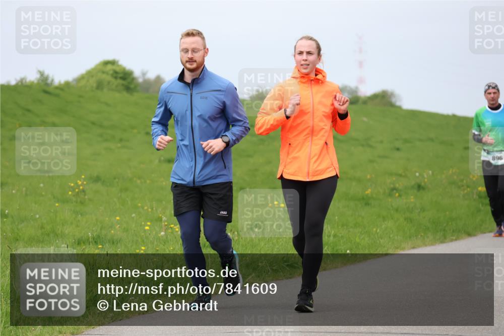 04.05.2025 - 8. Wedeler Halbmarathon Lena Gebhardt http://msf.ph/oto/7841609 04.05.2025 11:57:30 Laufen 896 meine-sportfotos.de
