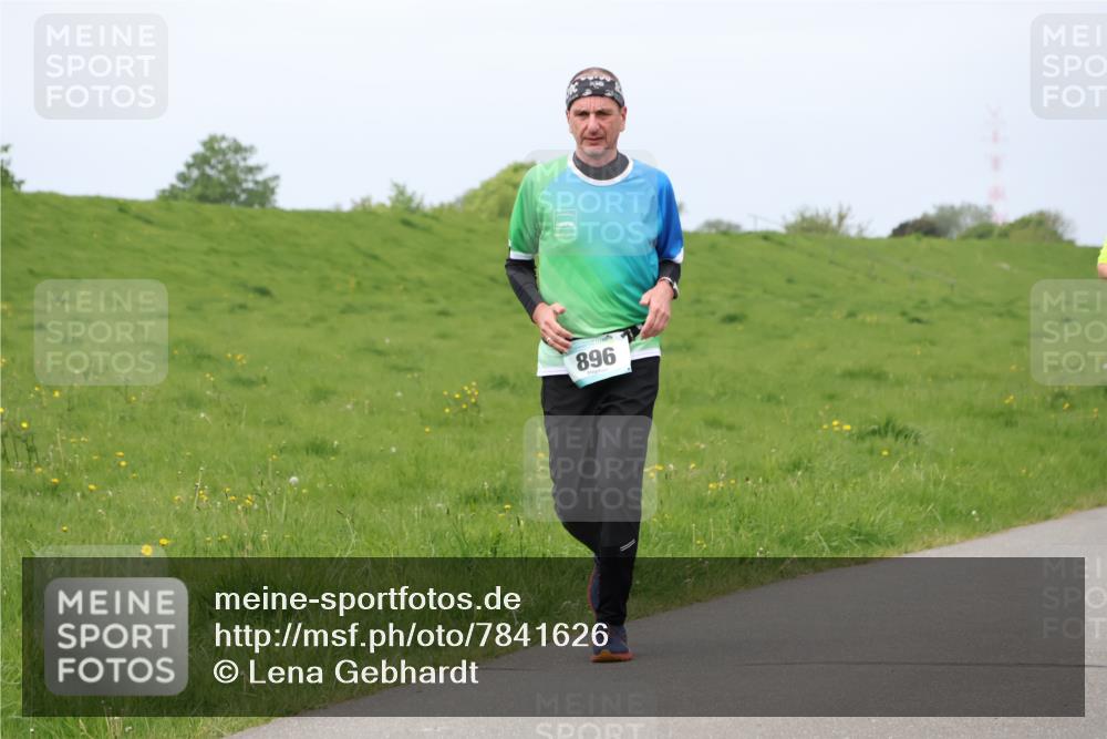 04.05.2025 - 8. Wedeler Halbmarathon Lena Gebhardt http://msf.ph/oto/7841626 04.05.2025 11:57:37 Laufen 896 meine-sportfotos.de