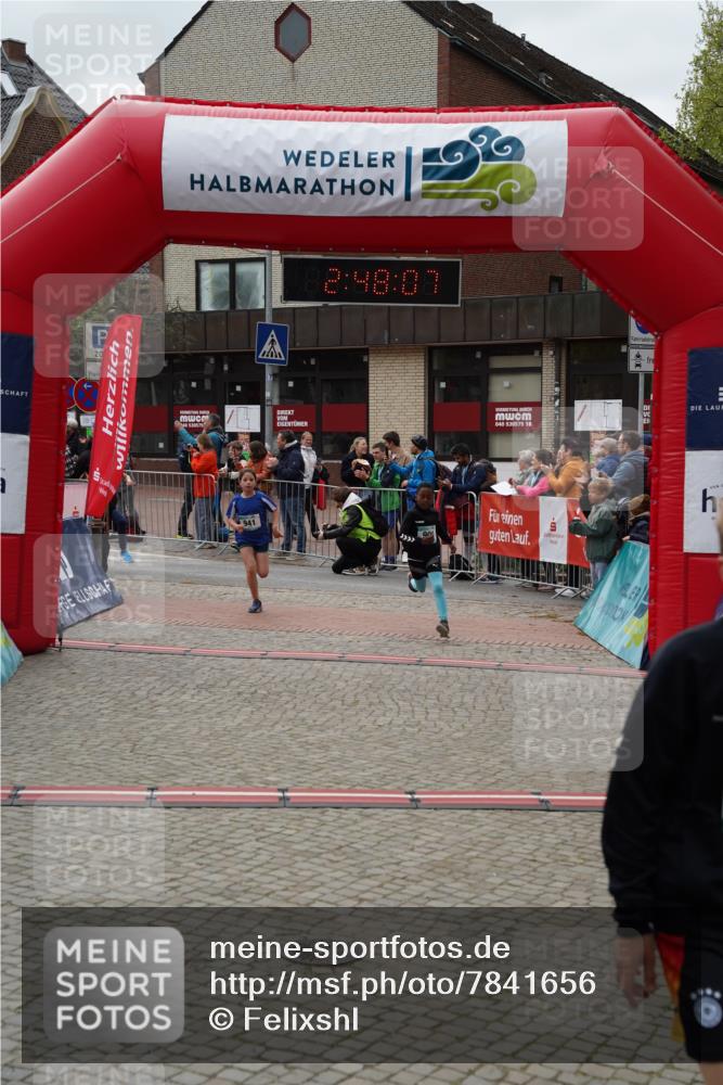 04.05.2025 - 8. Wedeler Halbmarathon Felixshl http://msf.ph/oto/7841656 04.05.2025 12:48:05 Ziel 707, 898, 906, 941, 1072, 1136 meine-sportfotos.de
