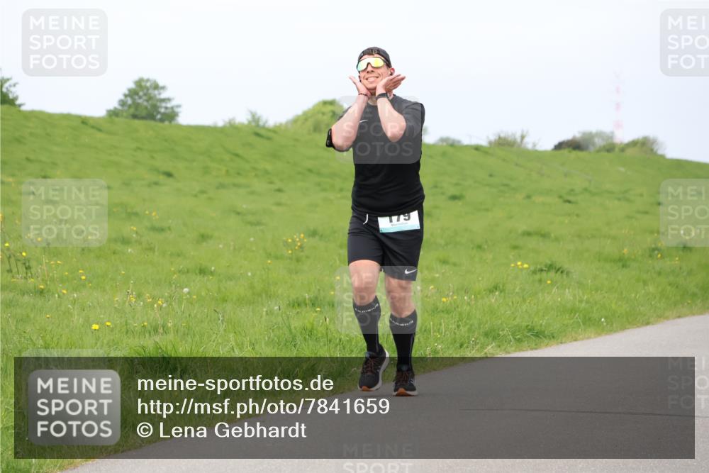 04.05.2025 - 8. Wedeler Halbmarathon Lena Gebhardt http://msf.ph/oto/7841659 04.05.2025 11:57:58 Laufen 179 meine-sportfotos.de