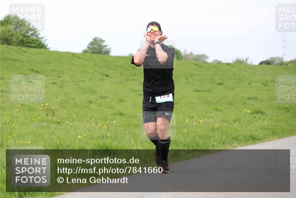 04.05.2025 - 8. Wedeler Halbmarathon Lena Gebhardt http://msf.ph/oto/7841660 04.05.2025 11:57:59 Laufen 179 meine-sportfotos.de