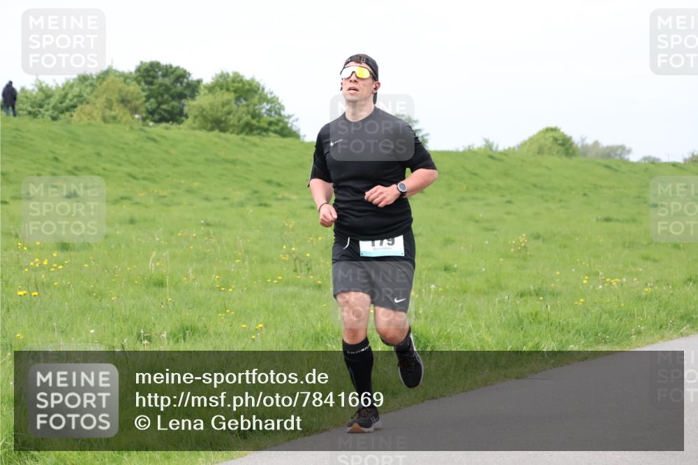04.05.2025 - 8. Wedeler Halbmarathon Lena Gebhardt http://msf.ph/oto/7841669 04.05.2025 11:58:00 Laufen  meine-sportfotos.de