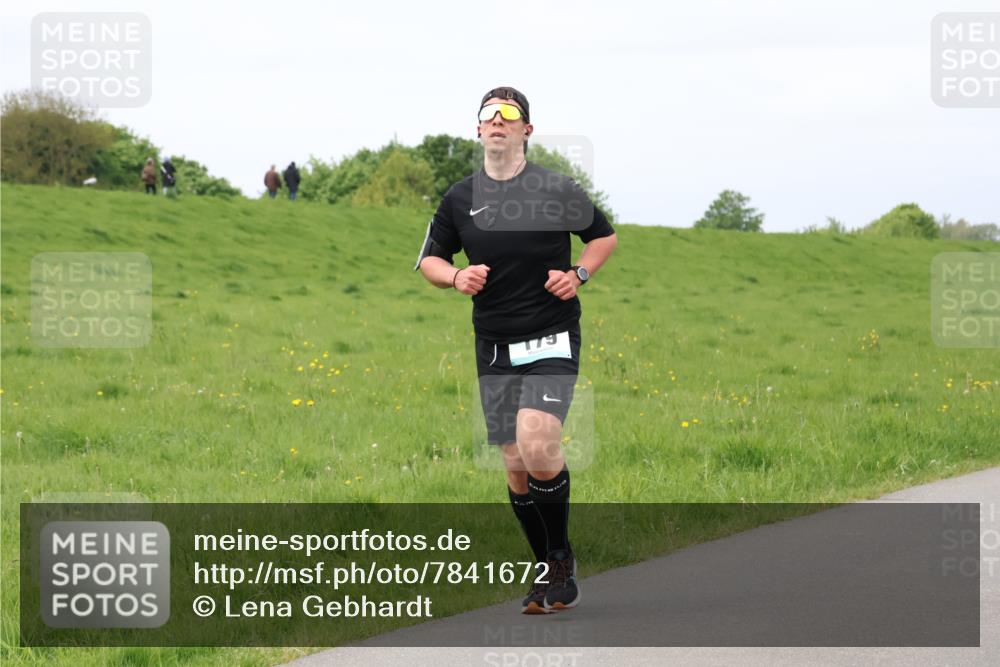 04.05.2025 - 8. Wedeler Halbmarathon Lena Gebhardt http://msf.ph/oto/7841672 04.05.2025 11:58:01 Laufen 179 meine-sportfotos.de