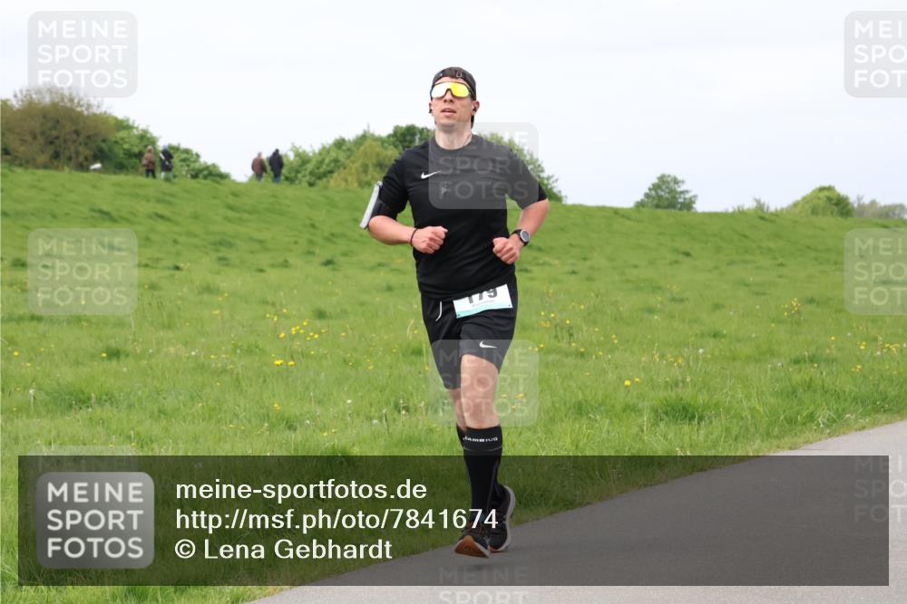 04.05.2025 - 8. Wedeler Halbmarathon Lena Gebhardt http://msf.ph/oto/7841674 04.05.2025 11:58:01 Laufen  meine-sportfotos.de