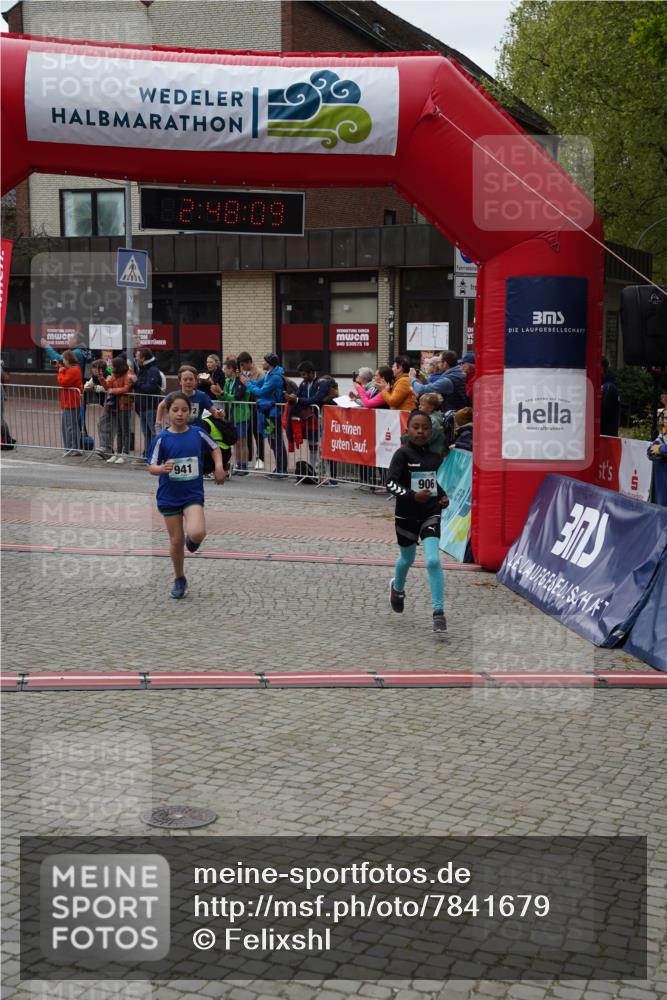 04.05.2025 - 8. Wedeler Halbmarathon Felixshl http://msf.ph/oto/7841679 04.05.2025 12:48:06 Ziel 898, 906, 941, 1072, 1136 meine-sportfotos.de