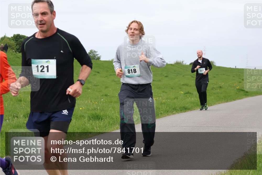04.05.2025 - 8. Wedeler Halbmarathon Lena Gebhardt http://msf.ph/oto/7841701 04.05.2025 11:58:11 Laufen 121, 818, 327 meine-sportfotos.de