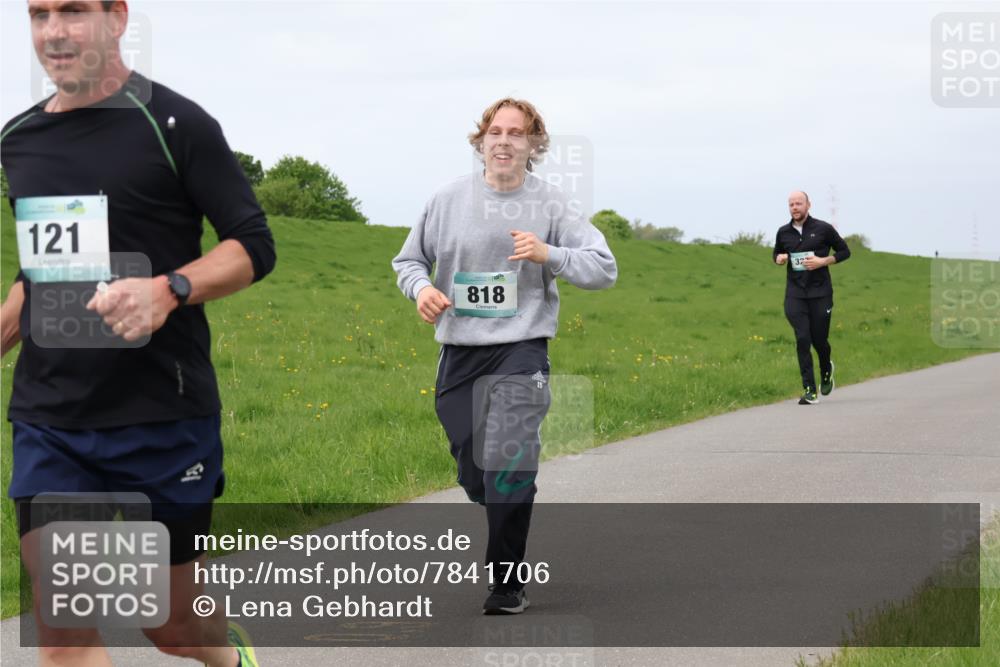 04.05.2025 - 8. Wedeler Halbmarathon Lena Gebhardt http://msf.ph/oto/7841706 04.05.2025 11:58:12 Laufen 121, 818 meine-sportfotos.de