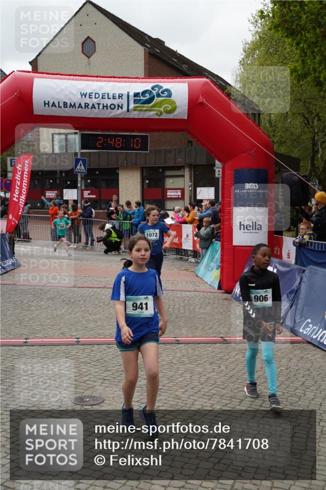 04.05.2025 - 8. Wedeler Halbmarathon Felixshl http://msf.ph/oto/7841708 04.05.2025 12:48:08 Ziel 899, 906, 941, 1072, 1136 meine-sportfotos.de