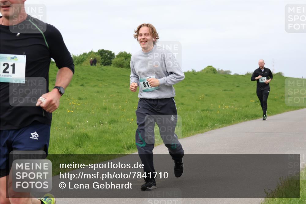 04.05.2025 - 8. Wedeler Halbmarathon Lena Gebhardt http://msf.ph/oto/7841710 04.05.2025 11:58:12 Laufen 21, 81, 327 meine-sportfotos.de