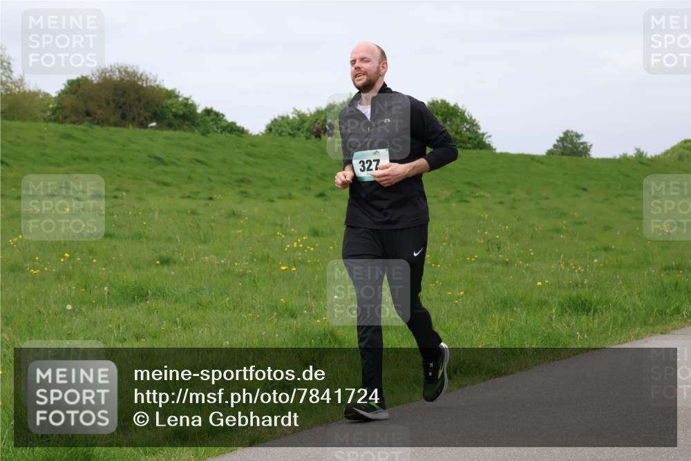 04.05.2025 - 8. Wedeler Halbmarathon Lena Gebhardt http://msf.ph/oto/7841724 04.05.2025 11:58:17 Laufen 327 meine-sportfotos.de