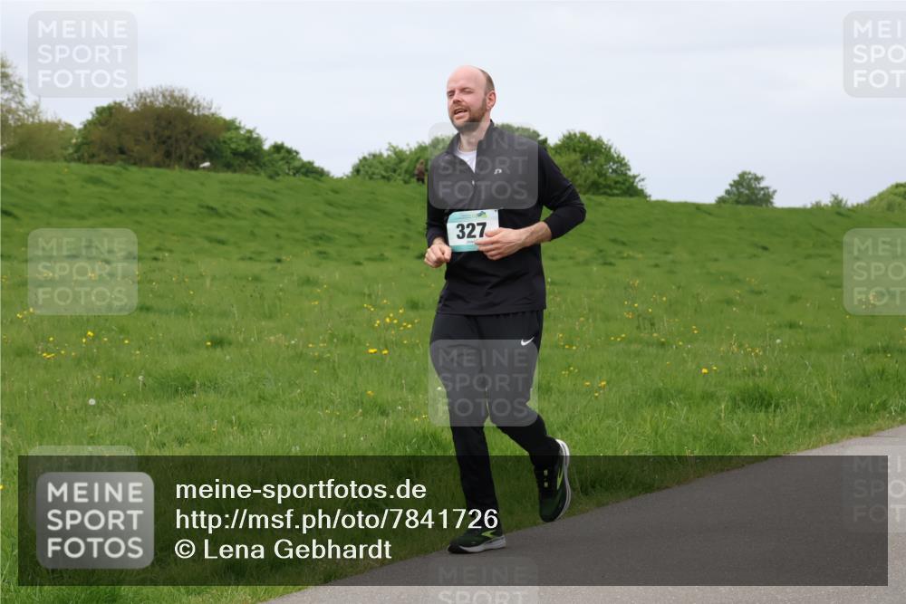 04.05.2025 - 8. Wedeler Halbmarathon Lena Gebhardt http://msf.ph/oto/7841726 04.05.2025 11:58:18 Laufen 327 meine-sportfotos.de