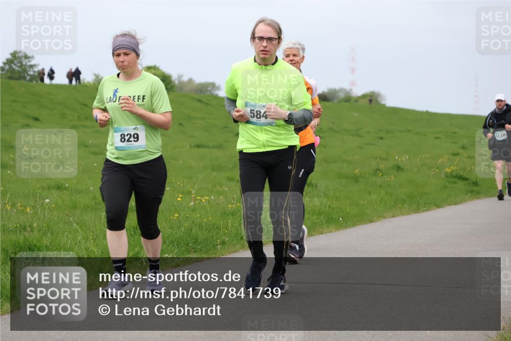 04.05.2025 - 8. Wedeler Halbmarathon Lena Gebhardt http://msf.ph/oto/7841739 04.05.2025 11:59:15 Laufen 584, 829, 1112 meine-sportfotos.de