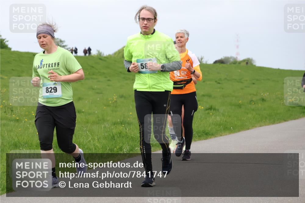 04.05.2025 - 8. Wedeler Halbmarathon Lena Gebhardt http://msf.ph/oto/7841747 04.05.2025 11:59:16 Laufen 829, 58 meine-sportfotos.de