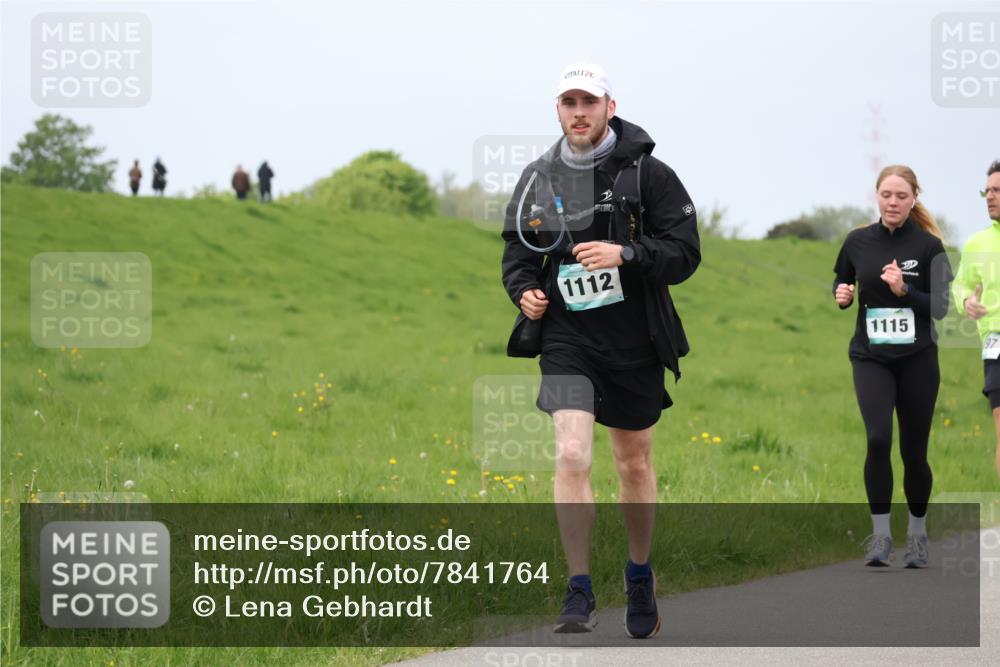 04.05.2025 - 8. Wedeler Halbmarathon Lena Gebhardt http://msf.ph/oto/7841764 04.05.2025 11:59:25 Laufen 1112, 1115 meine-sportfotos.de