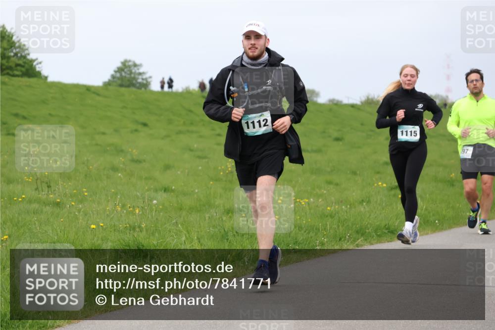 04.05.2025 - 8. Wedeler Halbmarathon Lena Gebhardt http://msf.ph/oto/7841771 04.05.2025 11:59:26 Laufen 1112, 1115, 97 meine-sportfotos.de