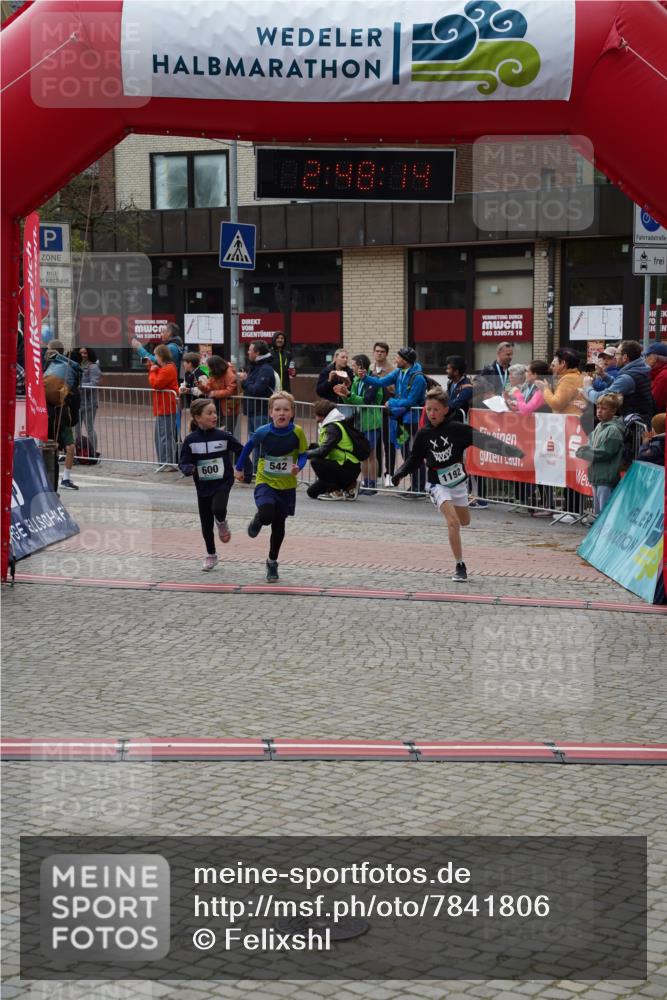 04.05.2025 - 8. Wedeler Halbmarathon Felixshl http://msf.ph/oto/7841806 04.05.2025 12:48:12 Ziel 542, 600, 899, 906, 941, 1072, 1191, 1192 meine-sportfotos.de