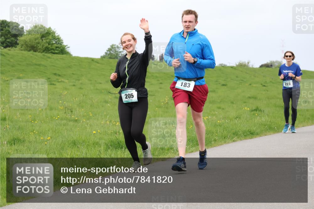 04.05.2025 - 8. Wedeler Halbmarathon Lena Gebhardt http://msf.ph/oto/7841820 04.05.2025 11:59:39 Laufen 205, 183, 223 meine-sportfotos.de