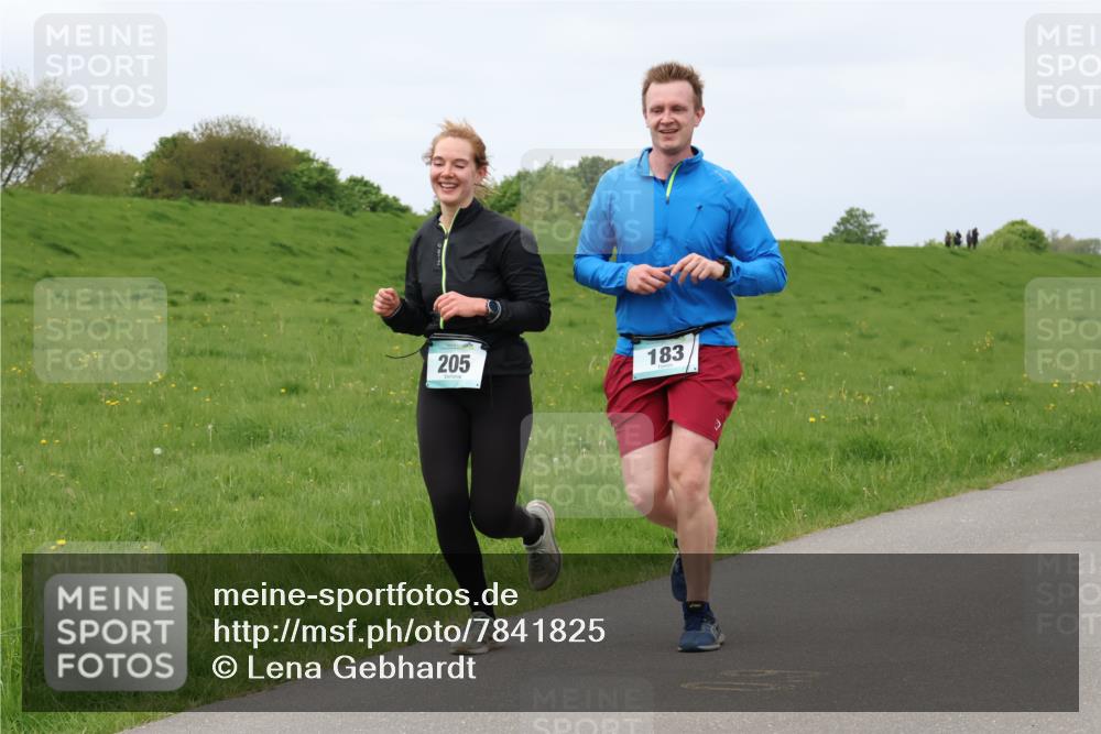 04.05.2025 - 8. Wedeler Halbmarathon Lena Gebhardt http://msf.ph/oto/7841825 04.05.2025 11:59:41 Laufen 205, 183 meine-sportfotos.de