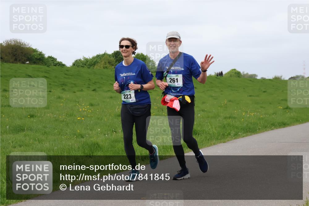 04.05.2025 - 8. Wedeler Halbmarathon Lena Gebhardt http://msf.ph/oto/7841845 04.05.2025 11:59:46 Laufen 261, 6, 223, 1 meine-sportfotos.de