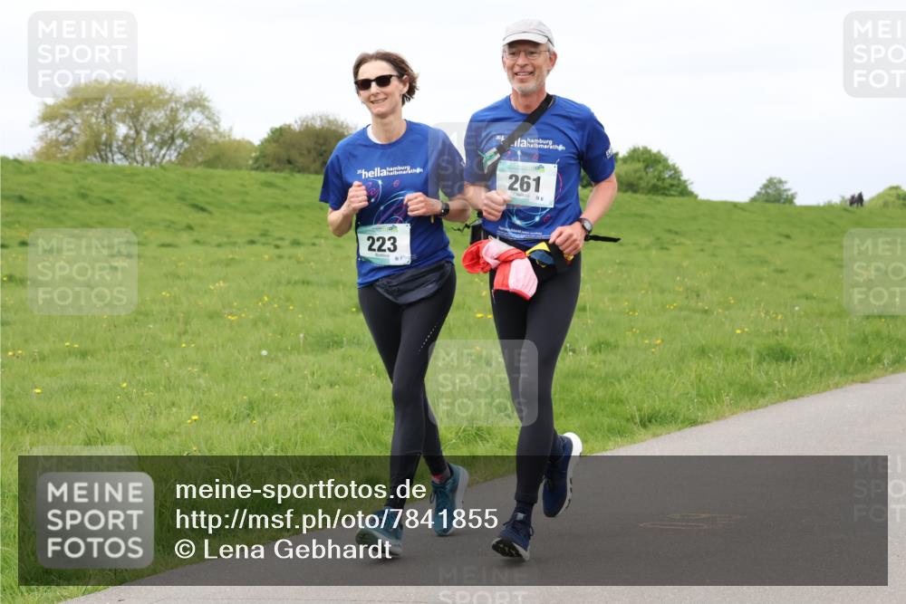 04.05.2025 - 8. Wedeler Halbmarathon Lena Gebhardt http://msf.ph/oto/7841855 04.05.2025 11:59:47 Laufen 223, 201, 261 meine-sportfotos.de