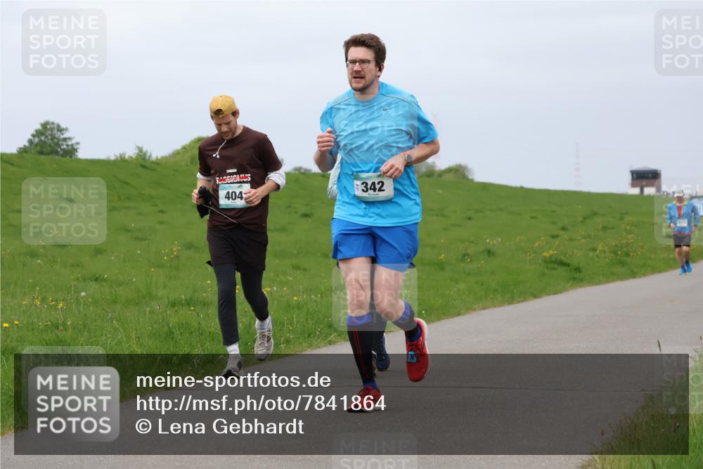 04.05.2025 - 8. Wedeler Halbmarathon Lena Gebhardt http://msf.ph/oto/7841864 04.05.2025 12:00:08 Laufen 4043, 342, 617 meine-sportfotos.de