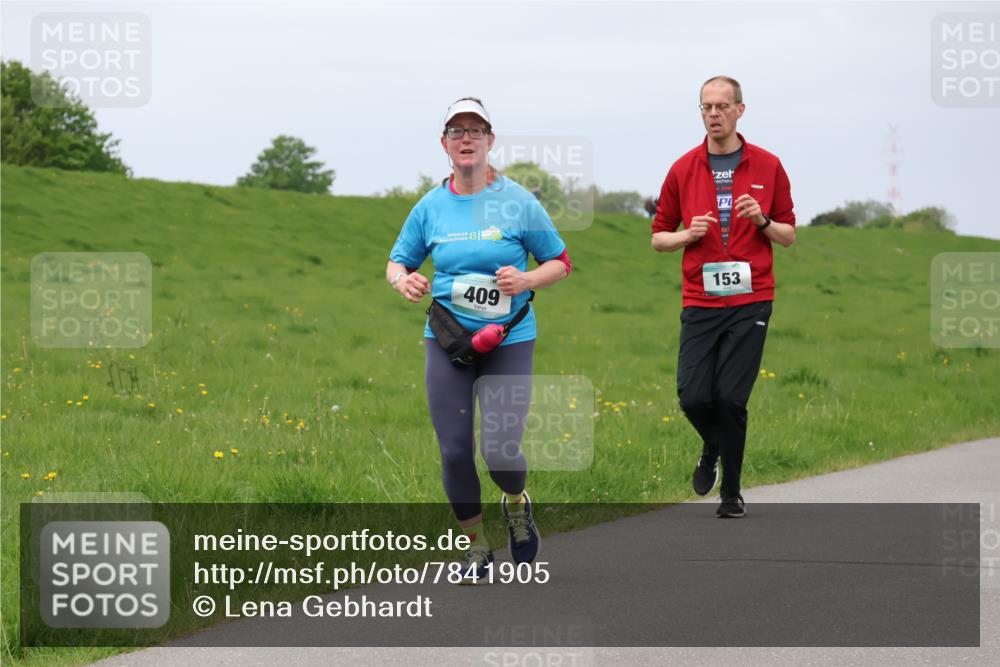 04.05.2025 - 8. Wedeler Halbmarathon Lena Gebhardt http://msf.ph/oto/7841905 04.05.2025 12:00:50 Laufen 153, 409 meine-sportfotos.de