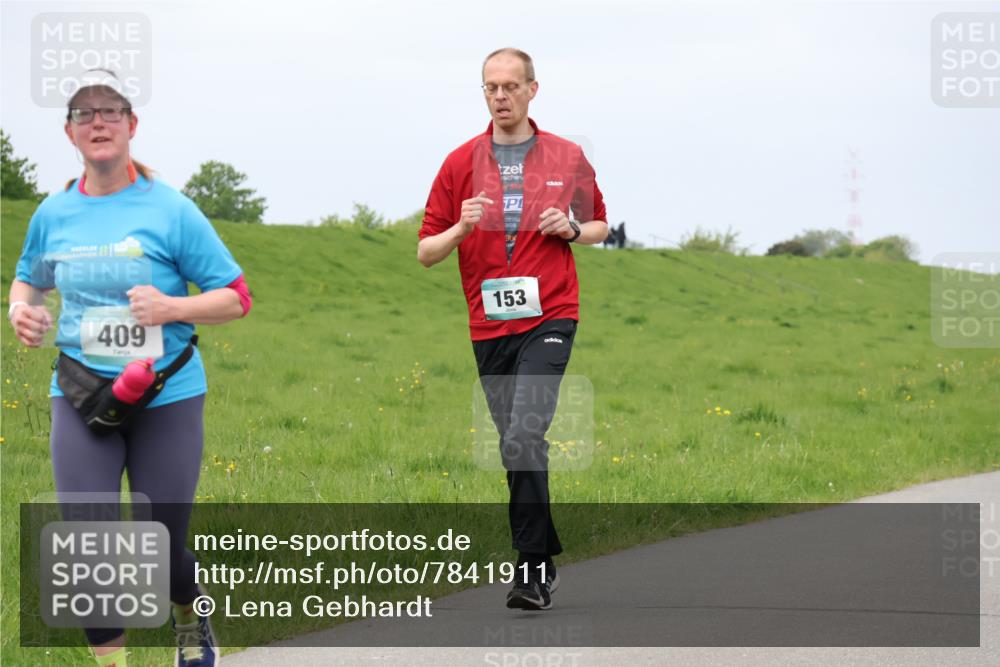 04.05.2025 - 8. Wedeler Halbmarathon Lena Gebhardt http://msf.ph/oto/7841911 04.05.2025 12:00:51 Laufen 409, 153 meine-sportfotos.de