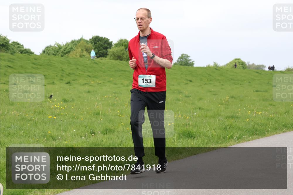04.05.2025 - 8. Wedeler Halbmarathon Lena Gebhardt http://msf.ph/oto/7841918 04.05.2025 12:00:53 Laufen 153 meine-sportfotos.de
