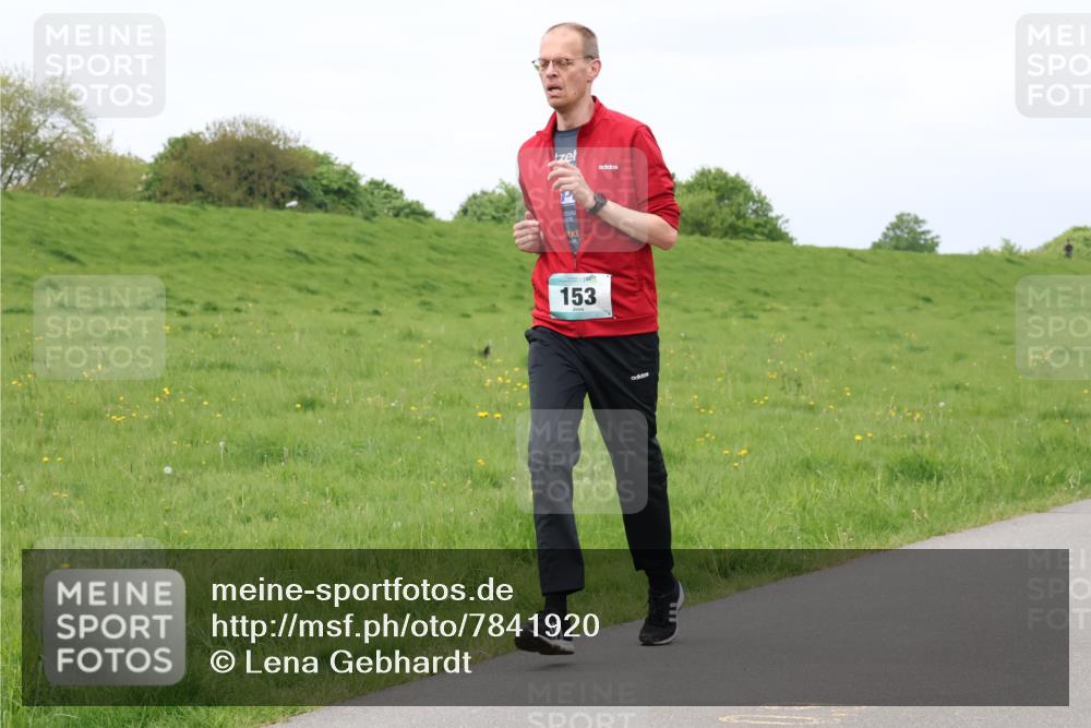 04.05.2025 - 8. Wedeler Halbmarathon Lena Gebhardt http://msf.ph/oto/7841920 04.05.2025 12:00:54 Laufen 153 meine-sportfotos.de