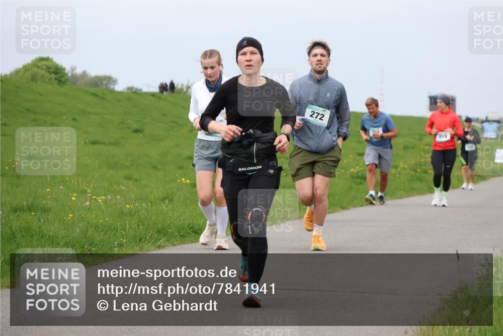 04.05.2025 - 8. Wedeler Halbmarathon Lena Gebhardt http://msf.ph/oto/7841941 04.05.2025 12:01:17 Laufen 272, 819 meine-sportfotos.de
