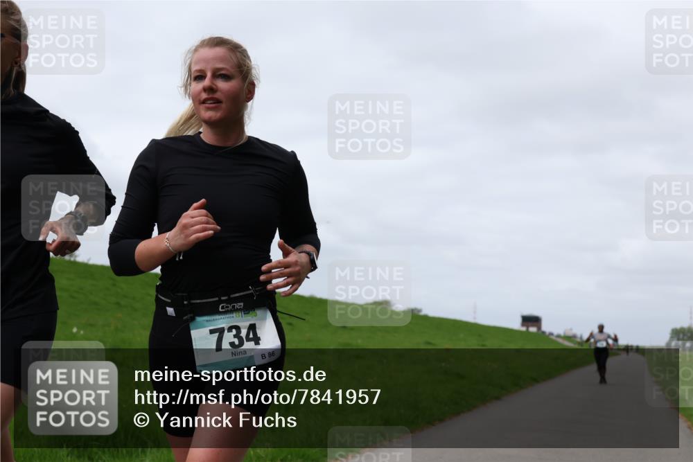 04.05.2025 - 8. Wedeler Halbmarathon Yannick Fuchs http://msf.ph/oto/7841957 04.05.2025 11:49:59 Laufen 734, 86 meine-sportfotos.de
