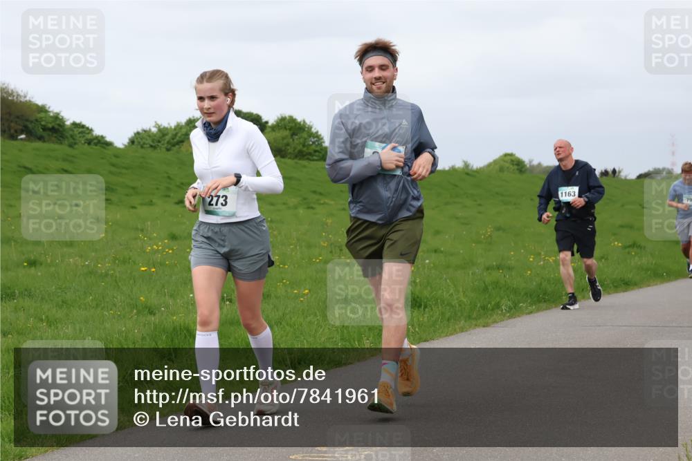 04.05.2025 - 8. Wedeler Halbmarathon Lena Gebhardt http://msf.ph/oto/7841961 04.05.2025 12:01:22 Laufen 1163, 273, 79 meine-sportfotos.de
