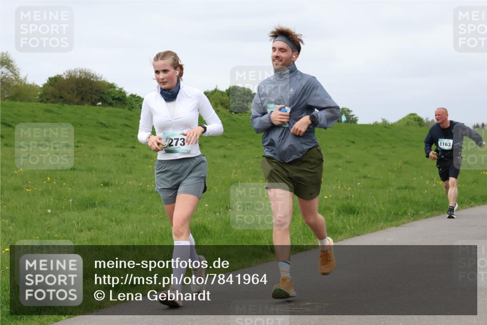 04.05.2025 - 8. Wedeler Halbmarathon Lena Gebhardt http://msf.ph/oto/7841964 04.05.2025 12:01:22 Laufen 273, 1163 meine-sportfotos.de