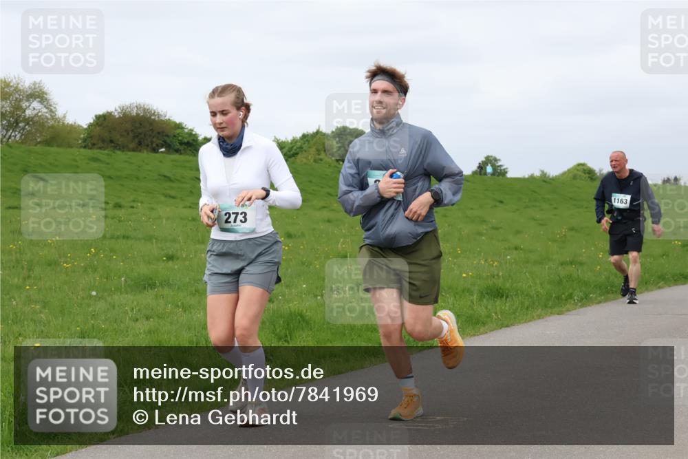 04.05.2025 - 8. Wedeler Halbmarathon Lena Gebhardt http://msf.ph/oto/7841969 04.05.2025 12:01:22 Laufen 273, 1163 meine-sportfotos.de