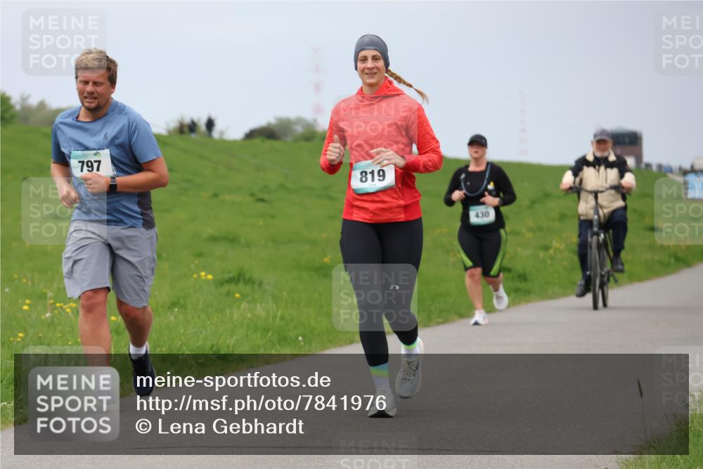 04.05.2025 - 8. Wedeler Halbmarathon Lena Gebhardt http://msf.ph/oto/7841976 04.05.2025 12:01:26 Laufen 797, 819, 430 meine-sportfotos.de