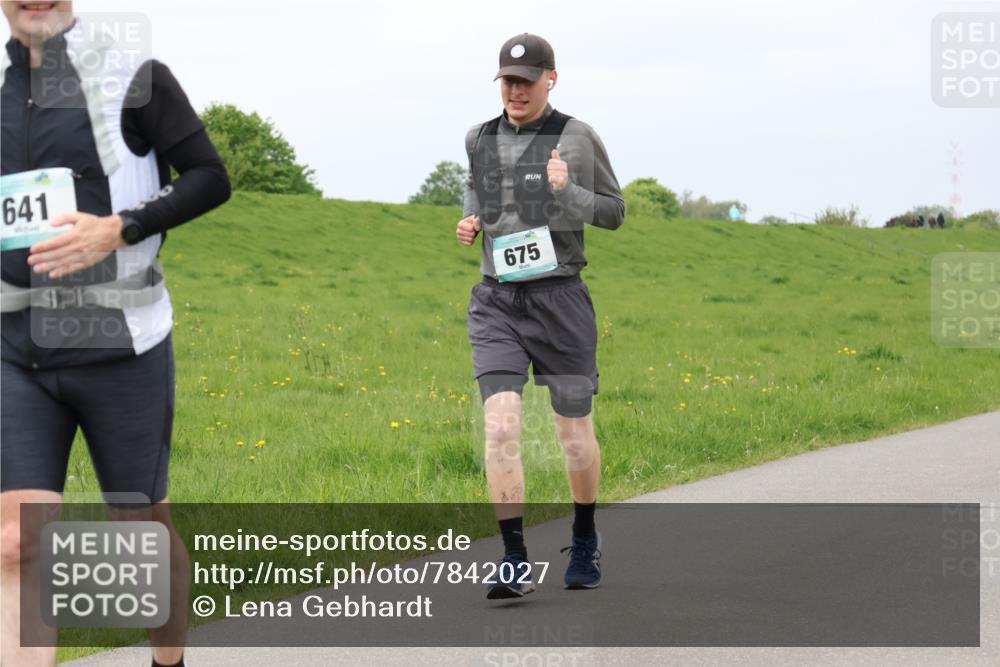 04.05.2025 - 8. Wedeler Halbmarathon Lena Gebhardt http://msf.ph/oto/7842027 04.05.2025 12:02:12 Laufen 641, 675 meine-sportfotos.de