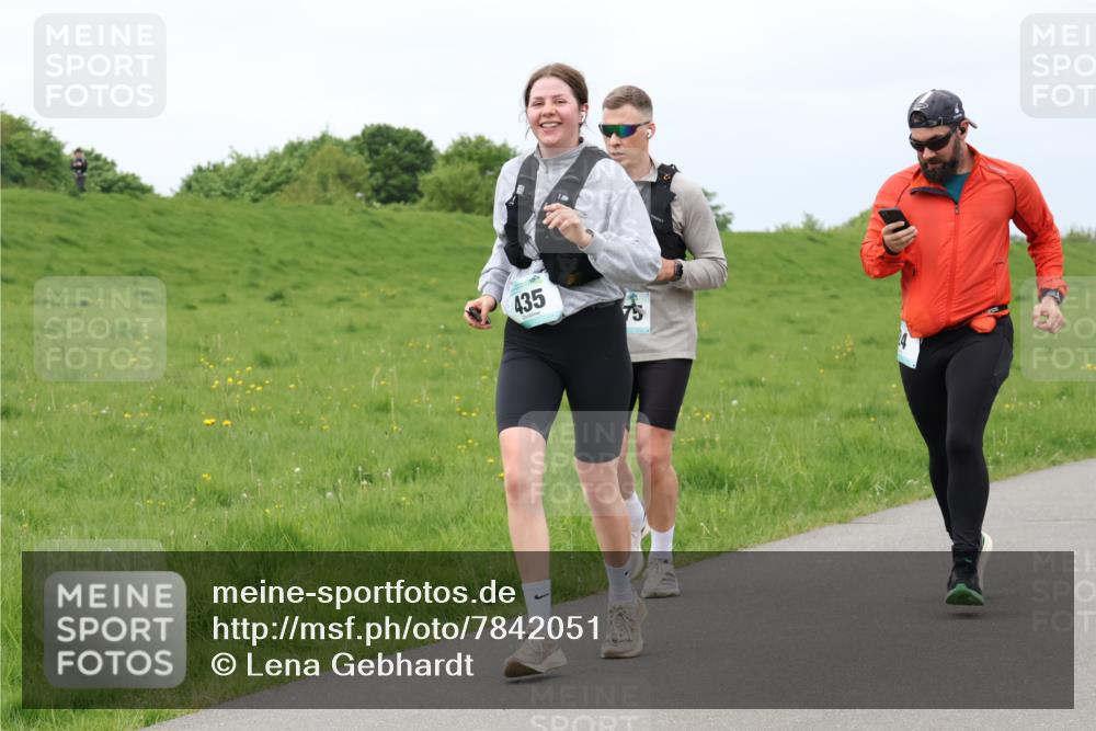 04.05.2025 - 8. Wedeler Halbmarathon Lena Gebhardt http://msf.ph/oto/7842051 04.05.2025 12:02:31 Laufen 435 meine-sportfotos.de