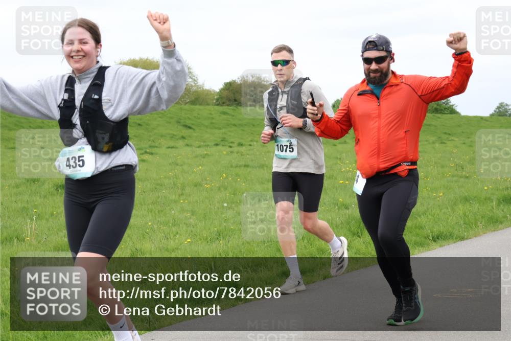 04.05.2025 - 8. Wedeler Halbmarathon Lena Gebhardt http://msf.ph/oto/7842056 04.05.2025 12:02:32 Laufen 435, 1075 meine-sportfotos.de