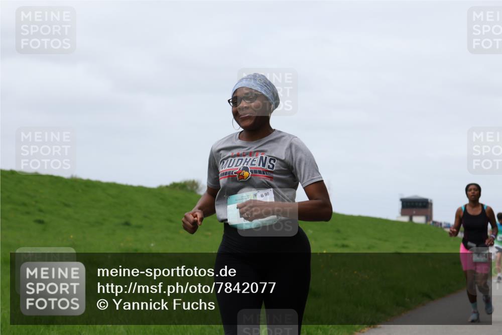 04.05.2025 - 8. Wedeler Halbmarathon Yannick Fuchs http://msf.ph/oto/7842077 04.05.2025 11:50:07 Laufen 90, 494 meine-sportfotos.de