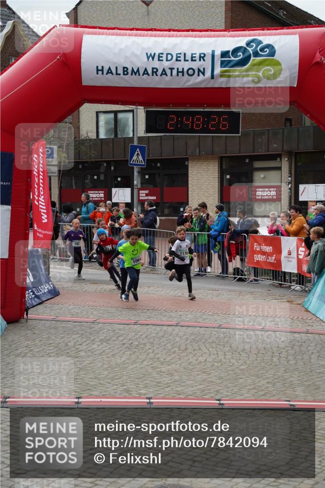 04.05.2025 - 8. Wedeler Halbmarathon Felixshl http://msf.ph/oto/7842094 04.05.2025 12:48:24 Ziel 162, 257, 614, 900, 990, 1064, 1178 meine-sportfotos.de