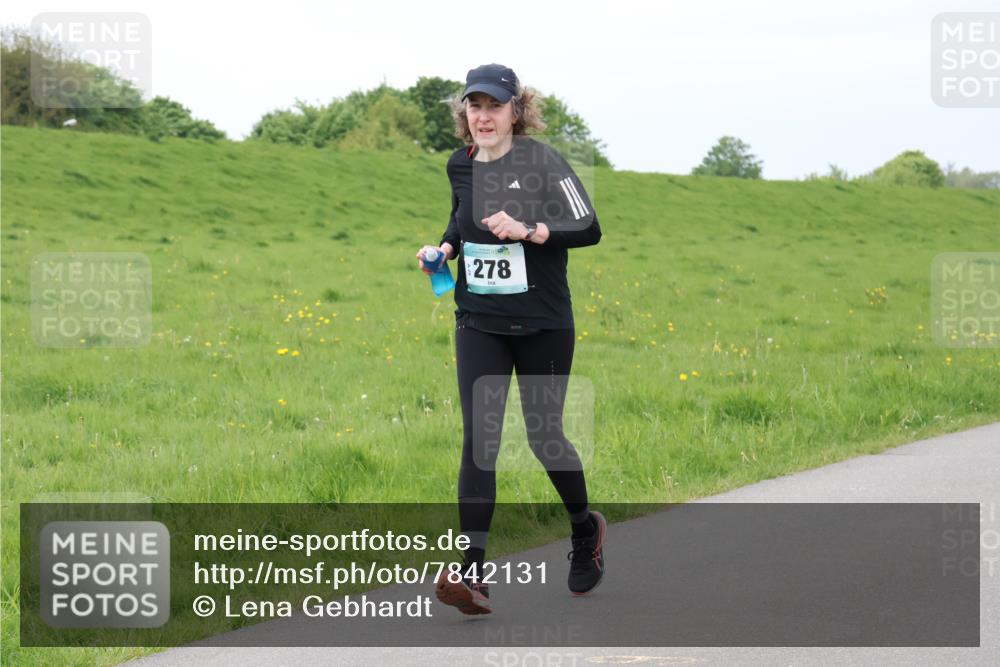 04.05.2025 - 8. Wedeler Halbmarathon Lena Gebhardt http://msf.ph/oto/7842131 04.05.2025 12:03:58 Laufen 278 meine-sportfotos.de