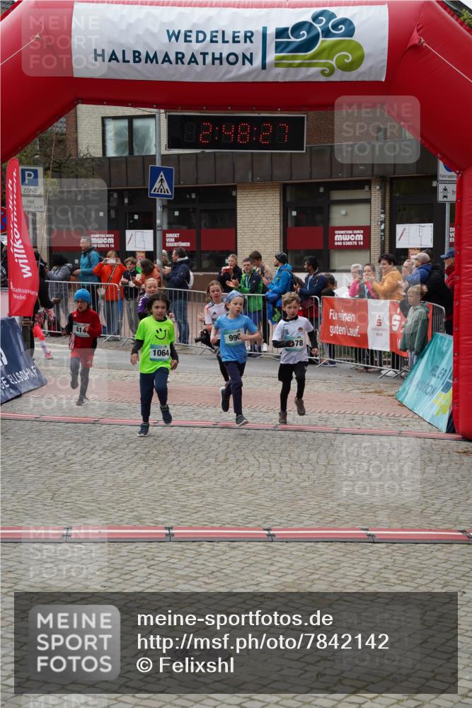 04.05.2025 - 8. Wedeler Halbmarathon Felixshl http://msf.ph/oto/7842142 04.05.2025 12:48:25 Ziel 162, 257, 614, 900, 990, 1064, 1079, 1178 meine-sportfotos.de