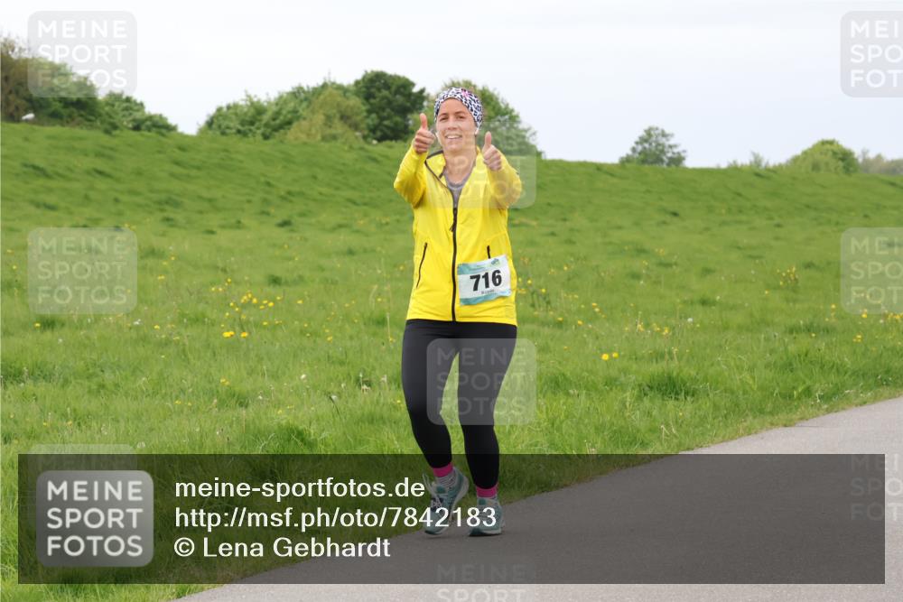 04.05.2025 - 8. Wedeler Halbmarathon Lena Gebhardt http://msf.ph/oto/7842183 04.05.2025 12:04:47 Laufen 716 meine-sportfotos.de