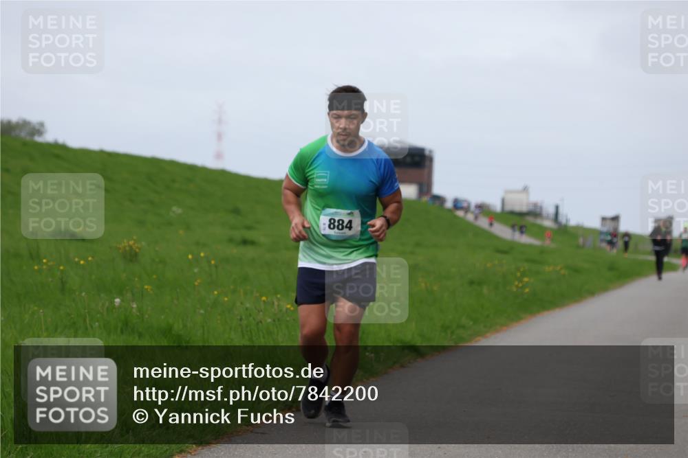 04.05.2025 - 8. Wedeler Halbmarathon Yannick Fuchs http://msf.ph/oto/7842200 04.05.2025 11:50:16 Laufen 884 meine-sportfotos.de