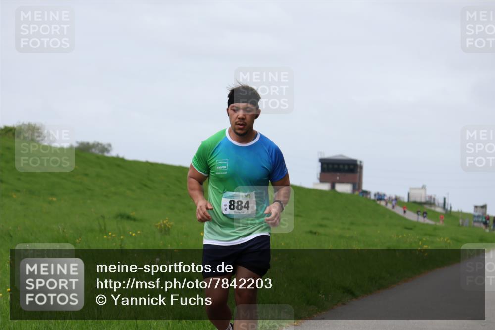04.05.2025 - 8. Wedeler Halbmarathon Yannick Fuchs http://msf.ph/oto/7842203 04.05.2025 11:50:17 Laufen 884 meine-sportfotos.de