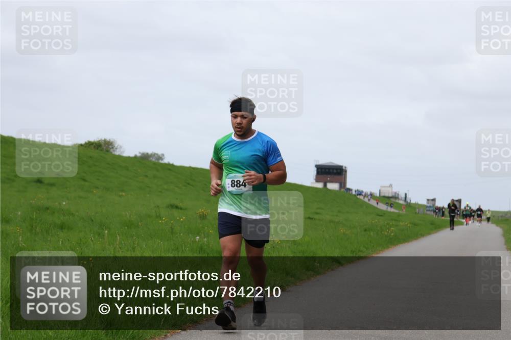 04.05.2025 - 8. Wedeler Halbmarathon Yannick Fuchs http://msf.ph/oto/7842210 04.05.2025 11:50:17 Laufen 884 meine-sportfotos.de