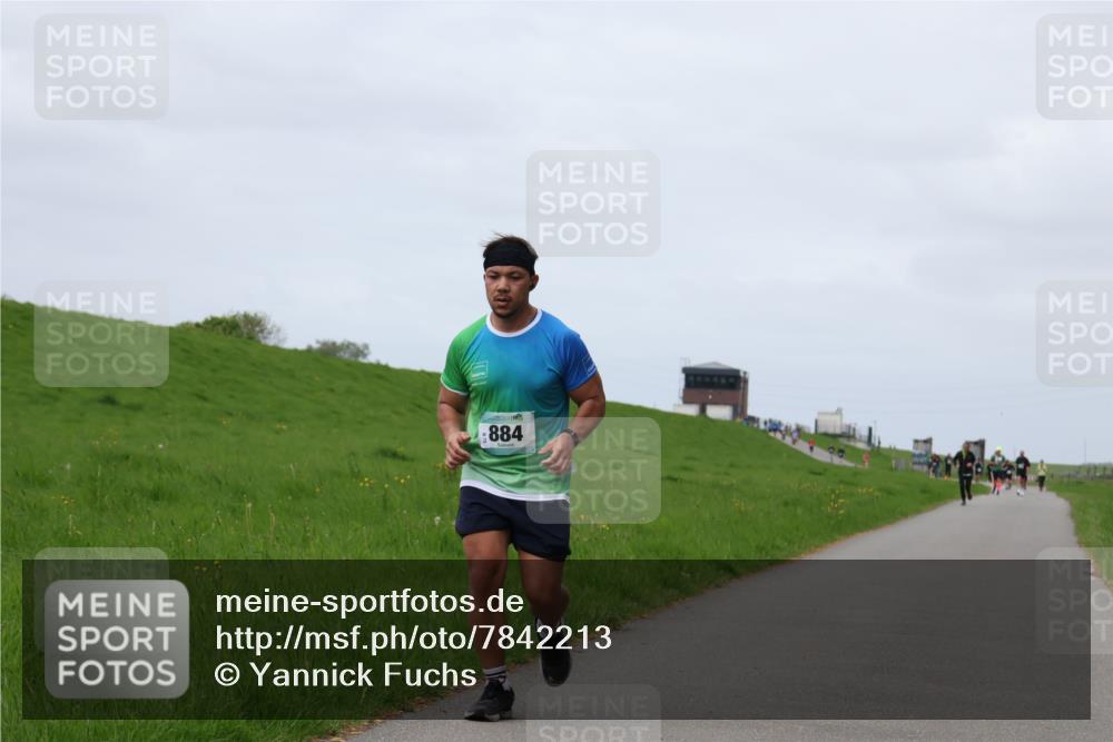 04.05.2025 - 8. Wedeler Halbmarathon Yannick Fuchs http://msf.ph/oto/7842213 04.05.2025 11:50:17 Laufen 884 meine-sportfotos.de