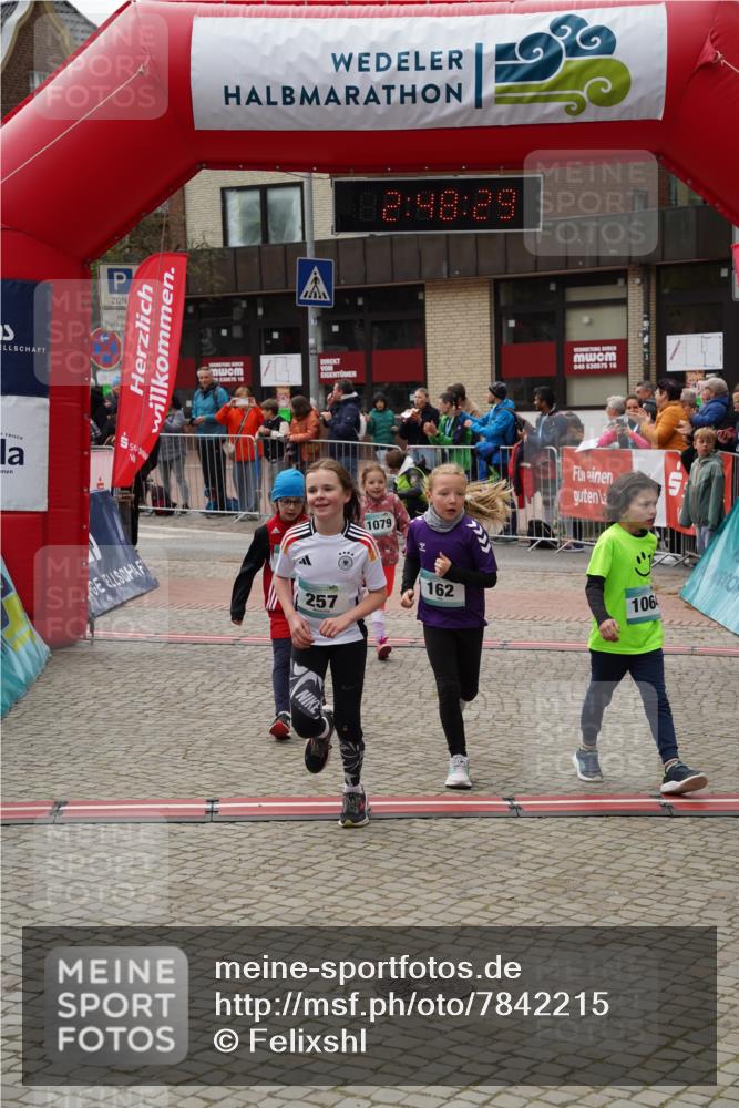 04.05.2025 - 8. Wedeler Halbmarathon Felixshl http://msf.ph/oto/7842215 04.05.2025 12:48:27 Ziel 162, 257, 614, 990, 1064, 1079, 1178 meine-sportfotos.de